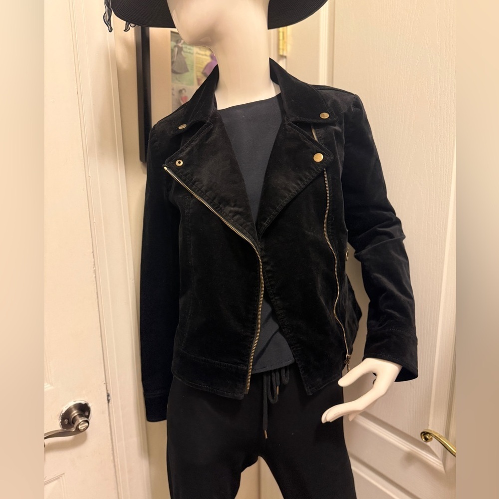 Ann Taylor Classic Black Blazer brand new with tag size 4 retail price $179